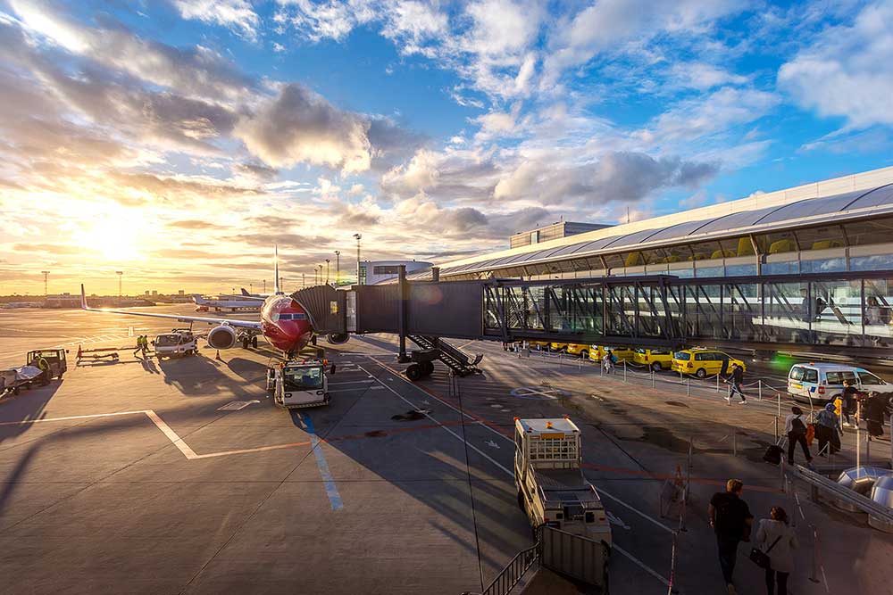 avion-aeropuerto-londres
